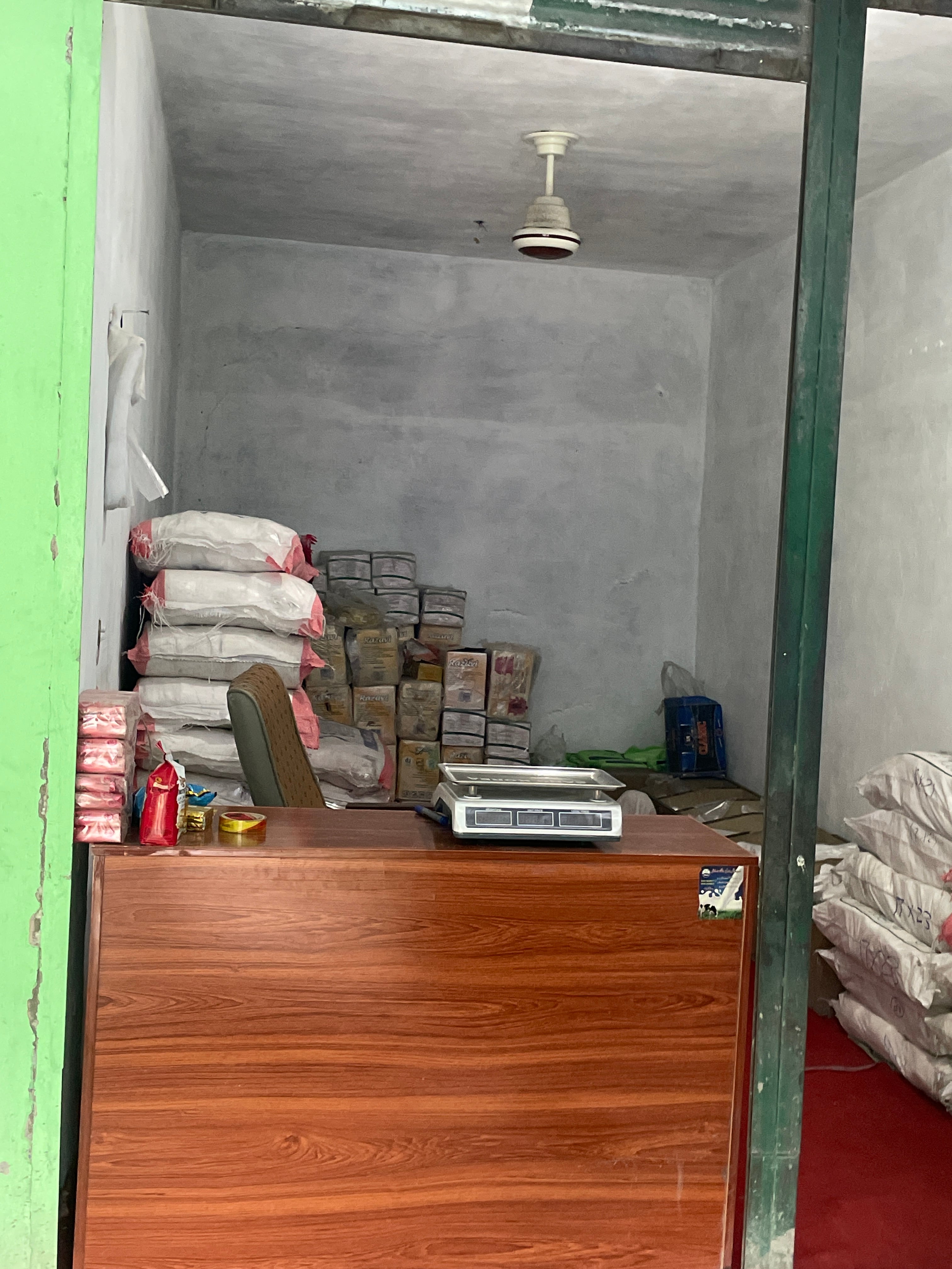Tanzeel & Ameen Plastic Store — photo